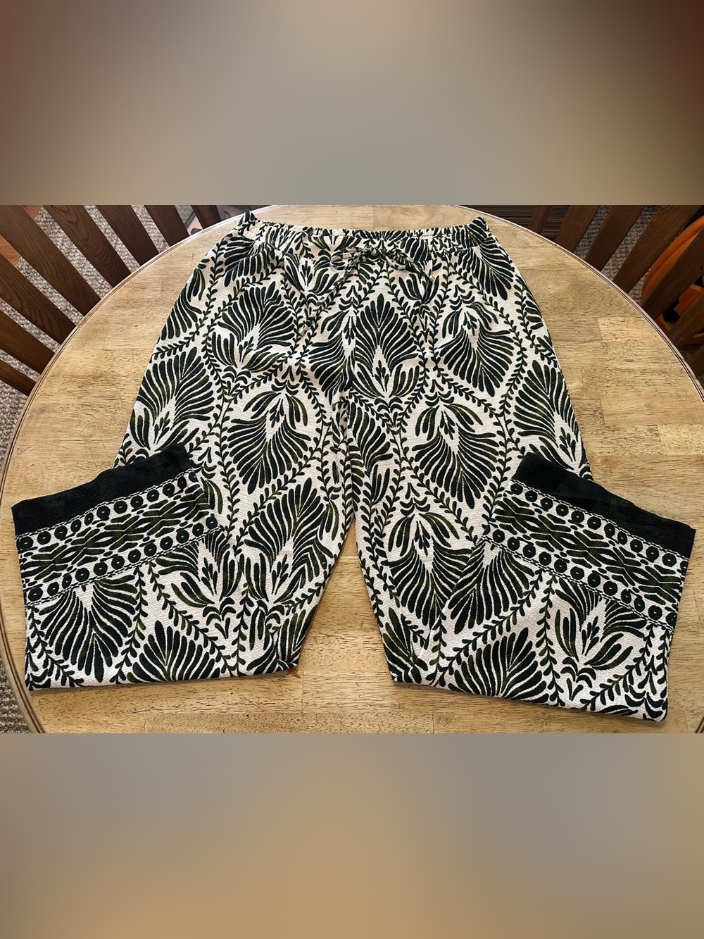 Soho Apparel Dark Green & Cream Botanical Print Pants NWOT